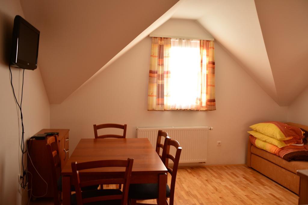 Apartments Gatej Cerkno Exterior foto